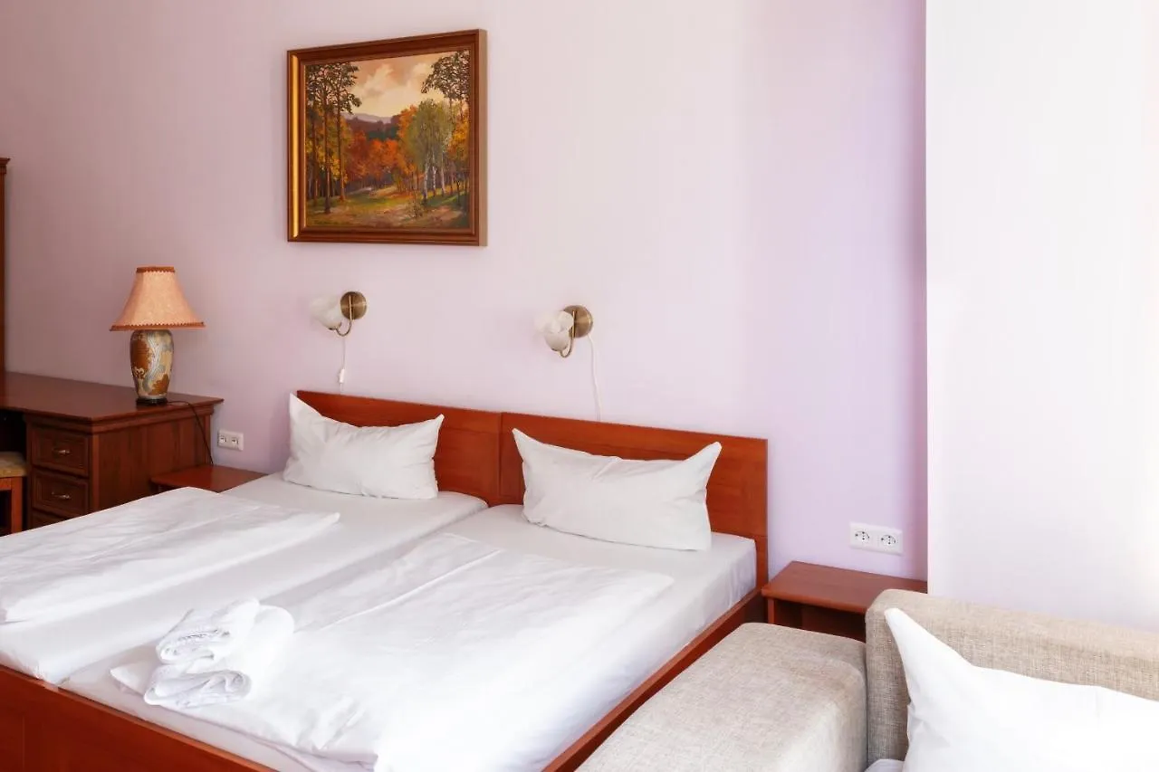 Hotel Eden Am Zoo Berlin 3*,